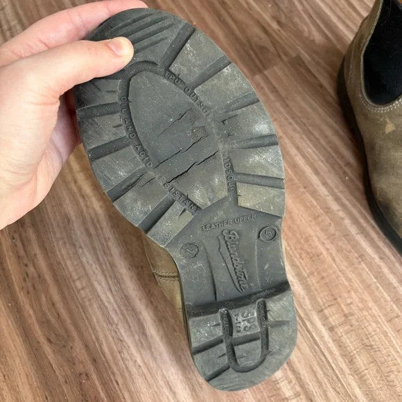 Blundstones - Size 5 - Picture 6 of 8